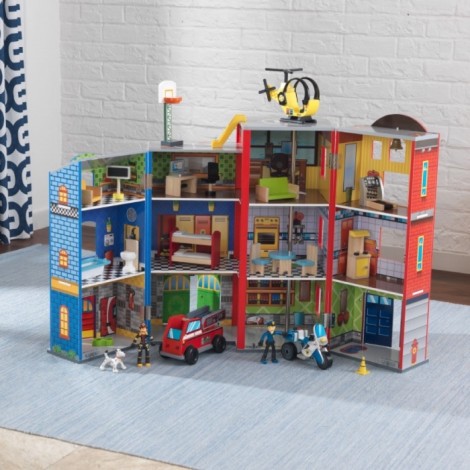 Imagine 11Everyday Heroes Wooden Play Set