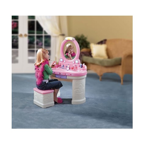 Imagine 2Masuta de machiaj Fantasy Vanity